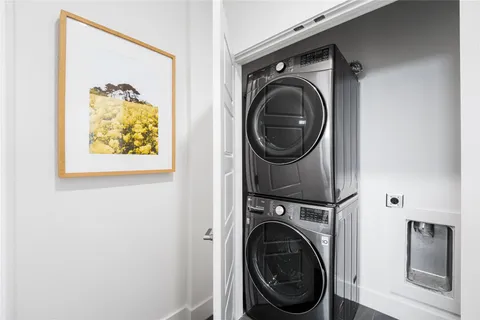 $525,000 | 1615 East 7th Street, Unit 208, Austin, TX 78702