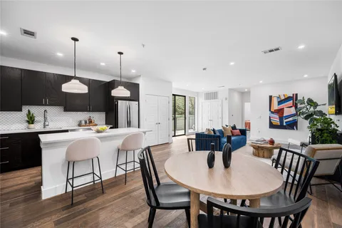 $525,000 | 1615 East 7th Street, Unit 208, Austin, TX 78702