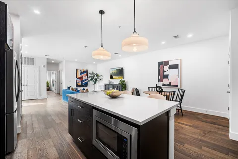 $525,000 | 1615 East 7th Street, Unit 208, Austin, TX 78702