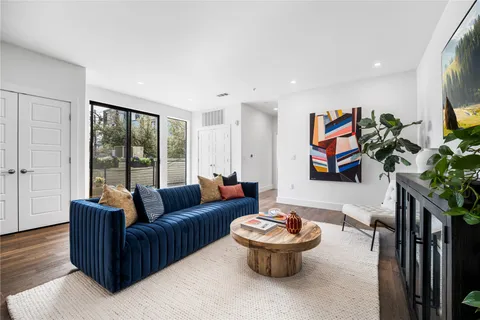 $525,000 | 1615 East 7th Street, Unit 208, Austin, TX 78702