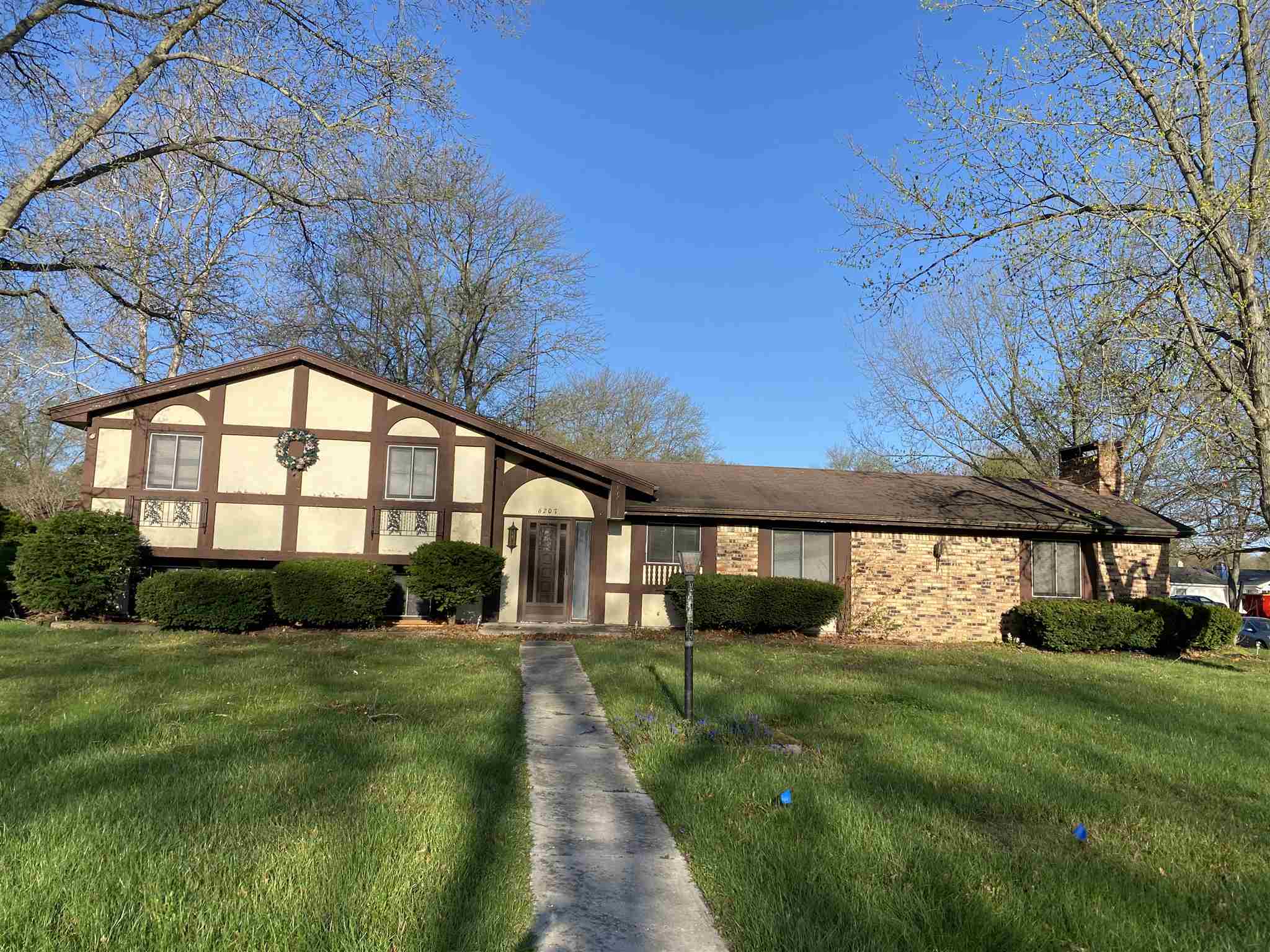 6207 York Road South Bend, IN 46614 - Photo 1 of 31 Gallery Image 1