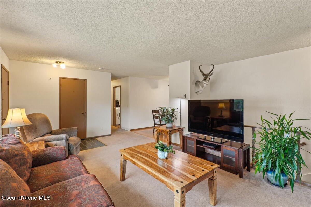 9675 North Valley Way Hayden, ID 83835 - Photo 8 of 50 09-Living Room