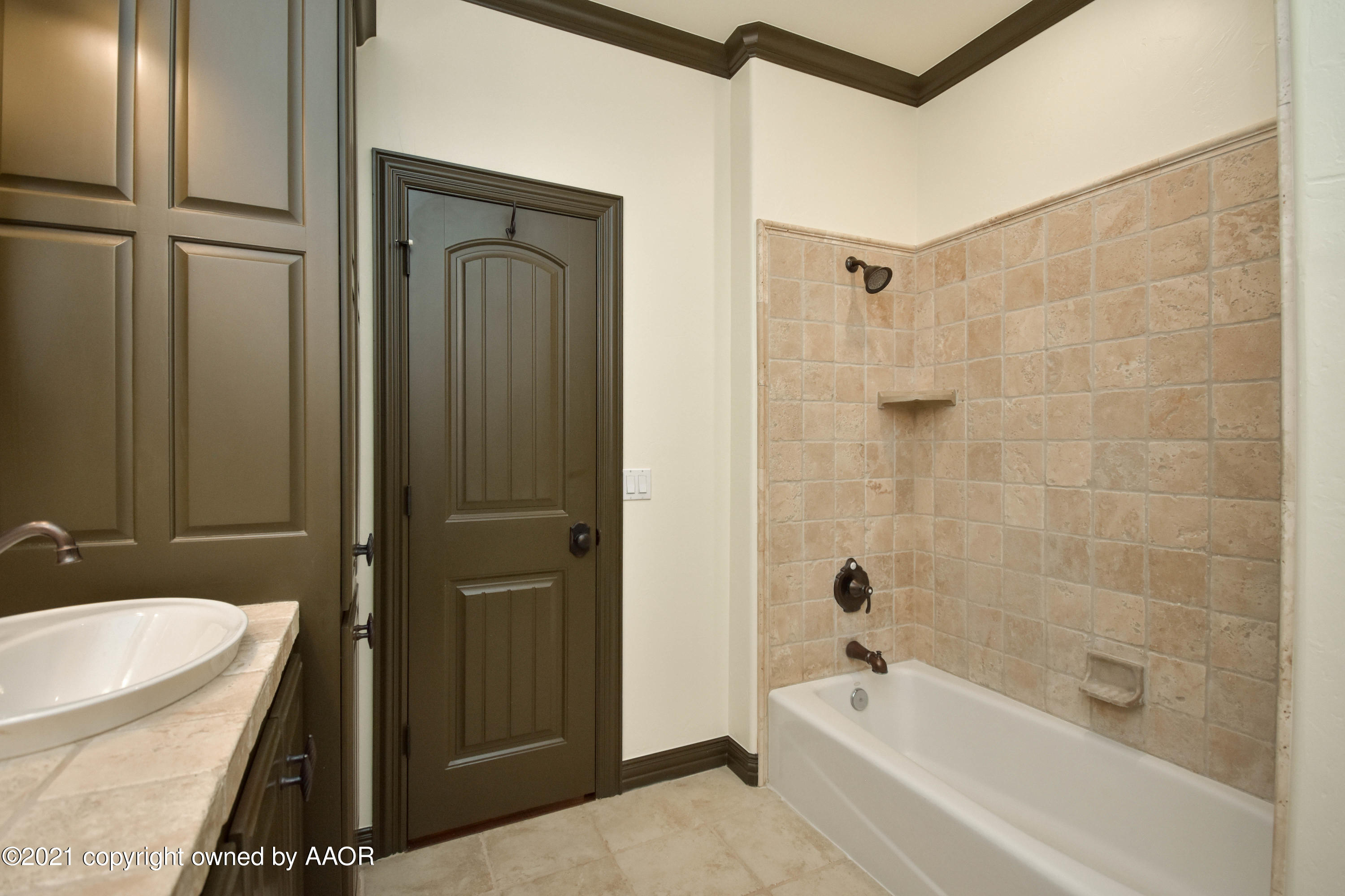 6700 Red Rock Road Amarillo, TX 79118 - Photo 25 of 37 hallway bathroom (1 of 1)