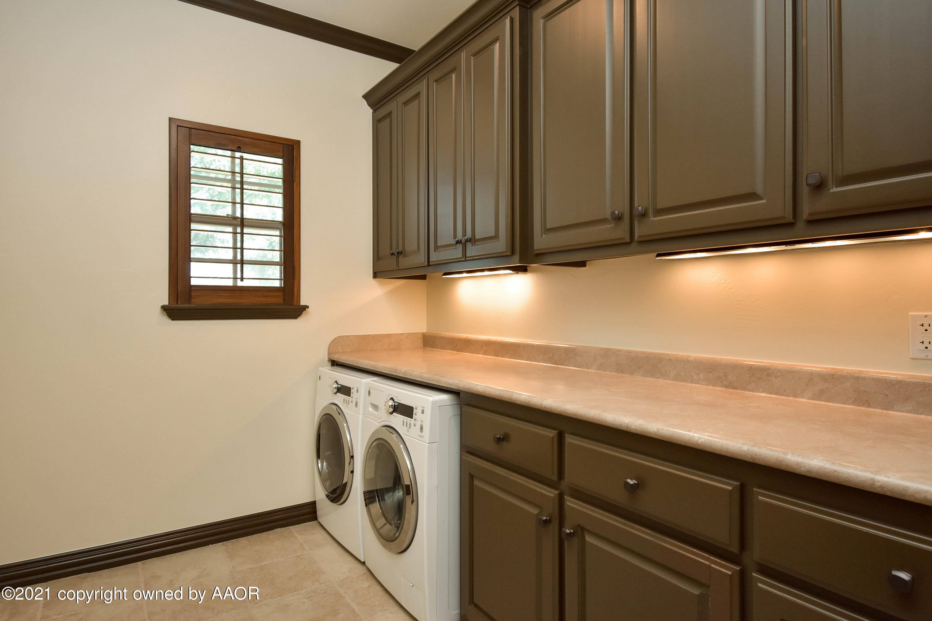 6700 Red Rock Road Amarillo, TX 79118 - Photo 31 of 37 laundry room (1 of 1)