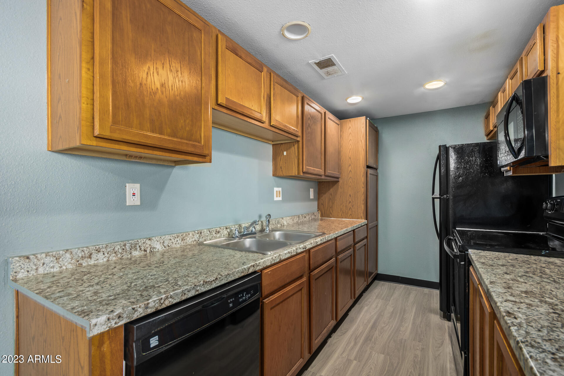 424 West Brown Road, Unit 212 Mesa, AZ 85201 - Photo 12 of 32 12 - Brown