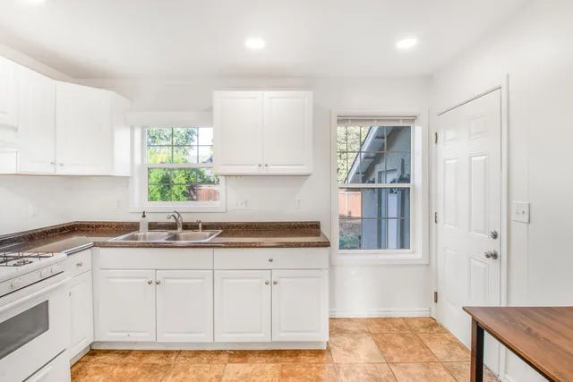 $325,000 | 136 Village Road, Modesto, CA 95354