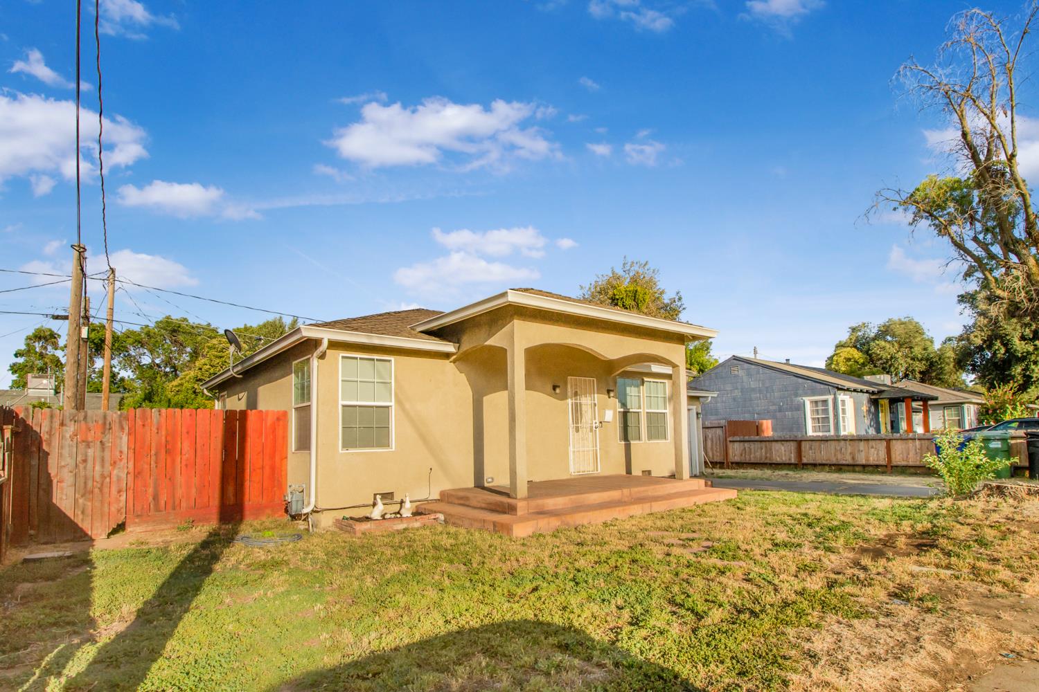 136 Village Road Modesto, CA 95354 - Photo 4 of 24