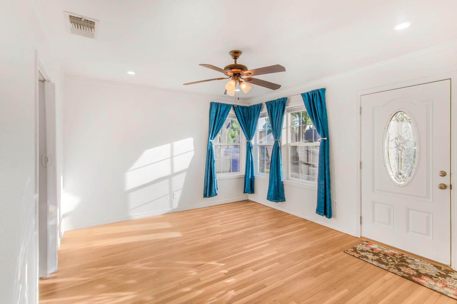 136 Village Road Modesto, CA 95354 - Photo 7 of 24