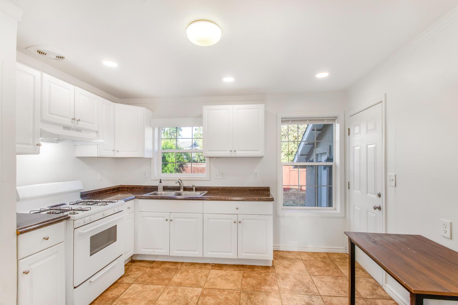 136 Village Road Modesto, CA 95354 - Photo 9 of 24