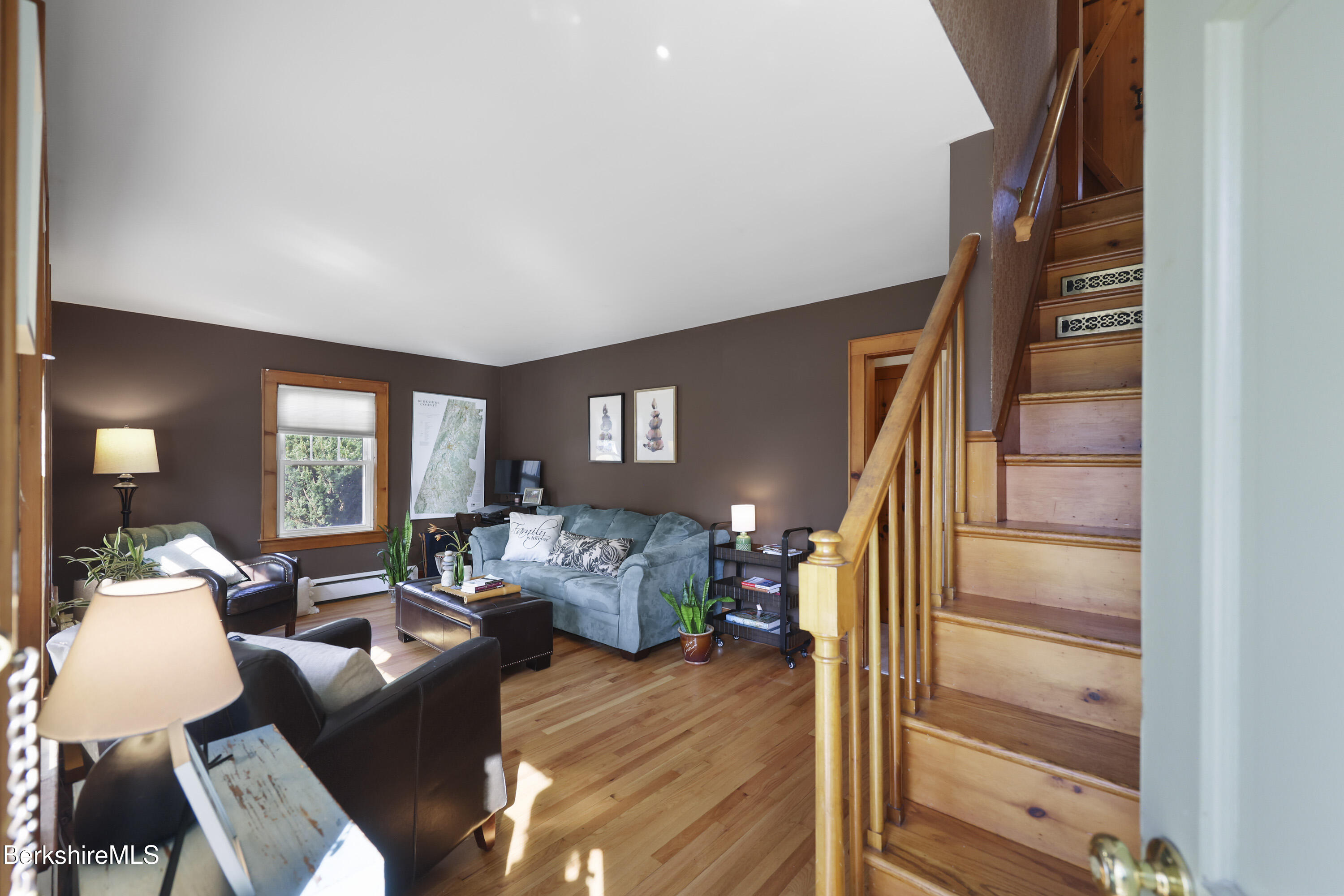 39 Lowden Street Pittsfield, MA 01201 - Photo 4 of 42 a living room with furniture