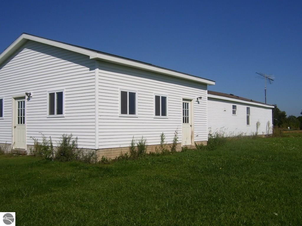 1887 South Meridian Road Mount Pleasant, MI 48858 - Photo 3 of 14 1792808-2.JPG