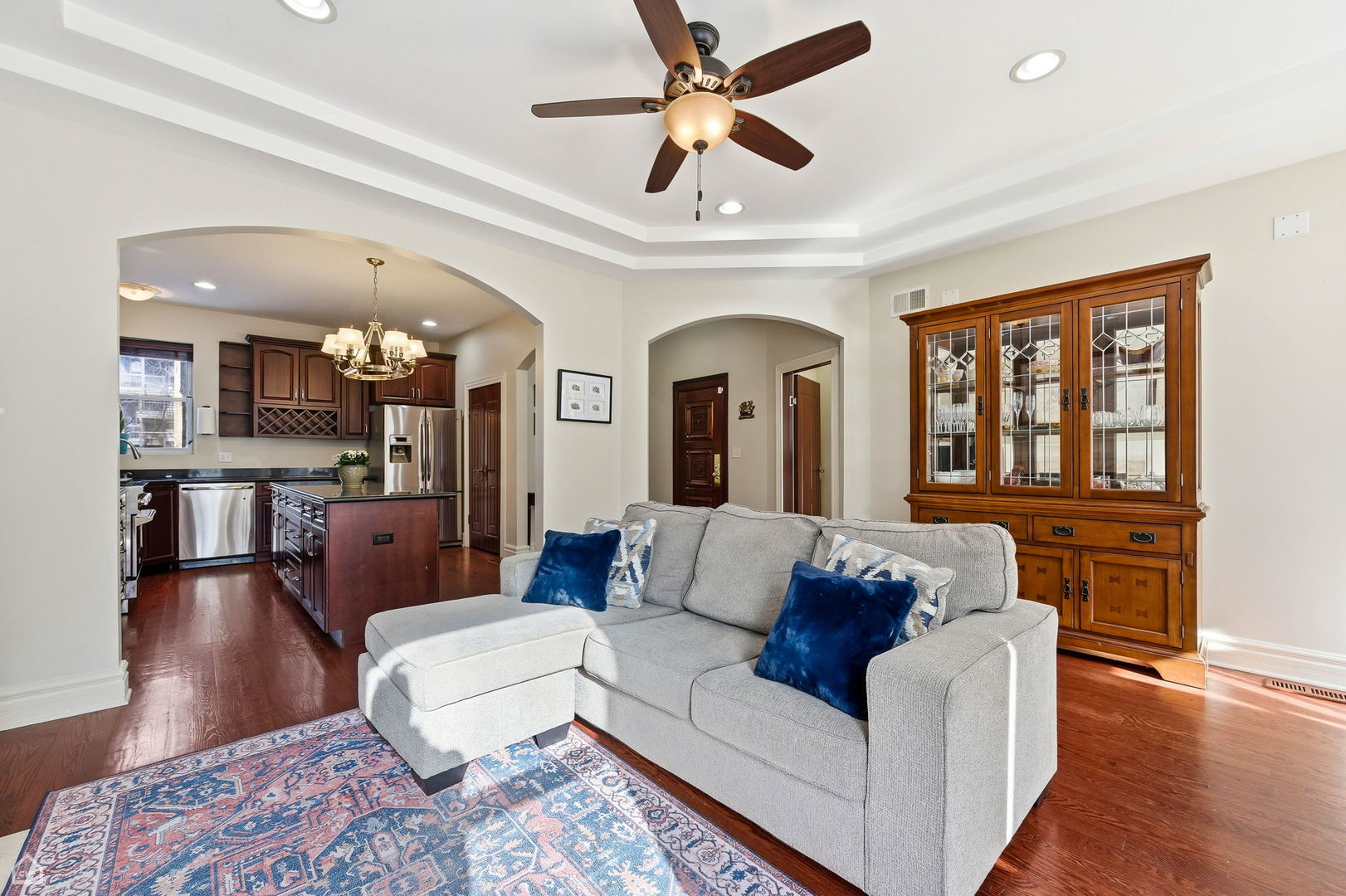 838 East 52nd Street, Unit 1W Chicago, IL 60615 - Photo 8 of 32 a living room with furniture and wooden floor