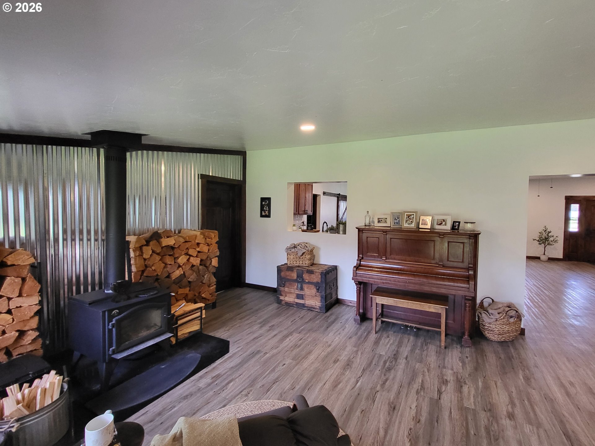 403 North Lake Street Joseph, OR 97846 - Photo 25 of 46 a living room with furniture