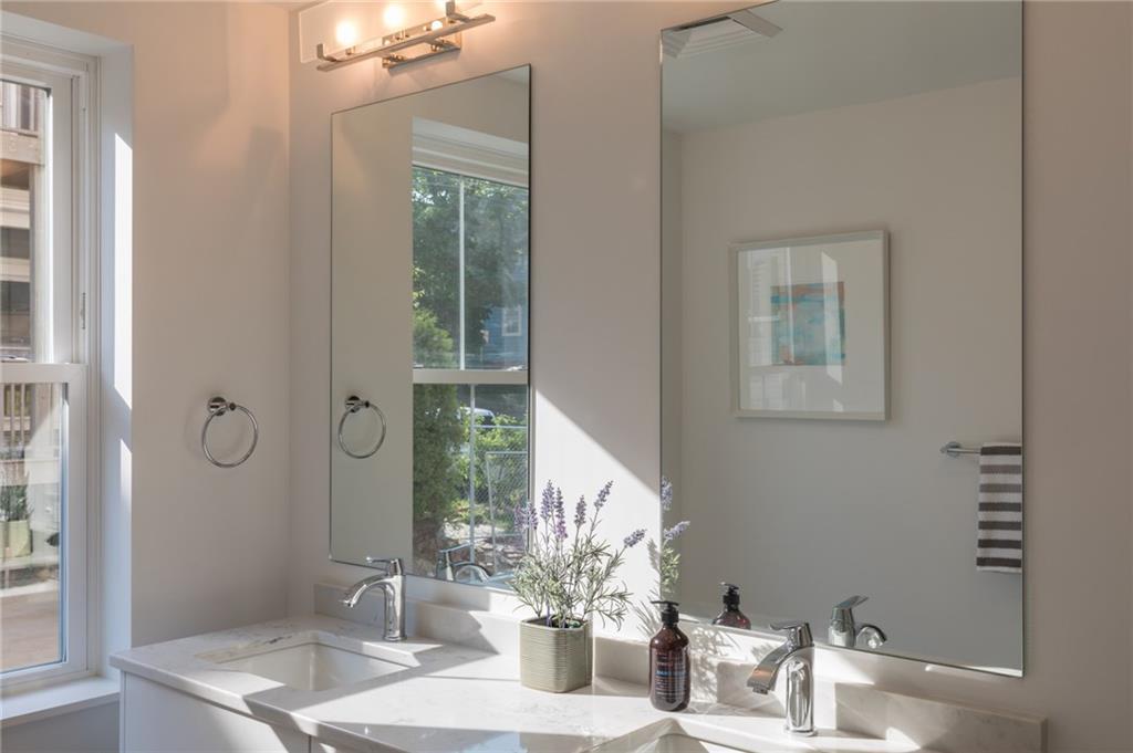 25 High Street, Unit 201 Portland, ME 04101 - Photo 8 of 24 Photo