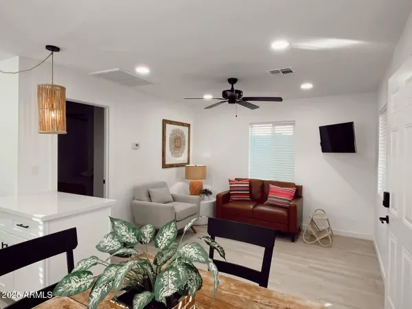 $1,995 | 2502 North 29th Place, Unit 2, Phoenix, AZ 85008