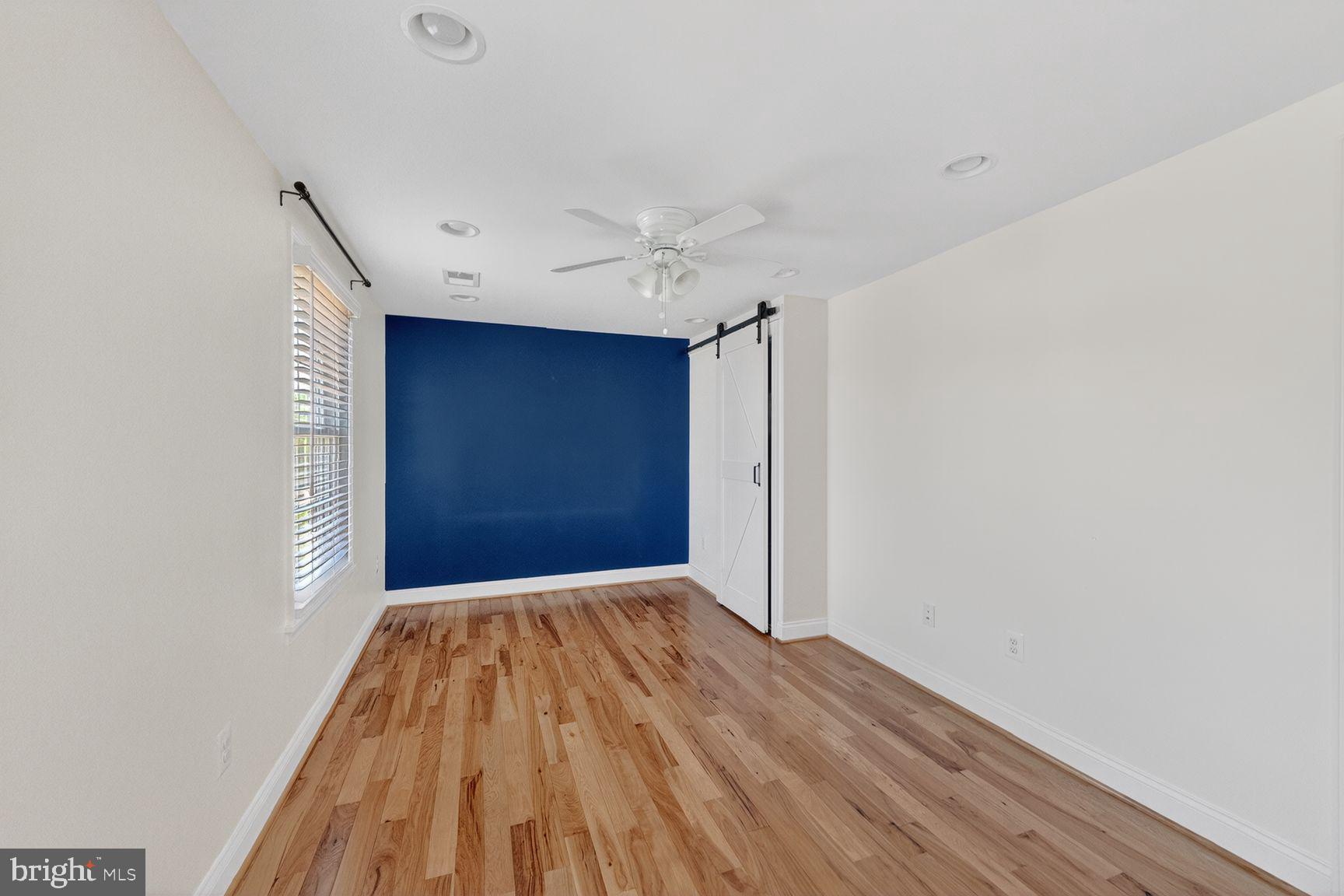 43983 Choptank Terrace Ashburn, VA 20147 - Photo 11 of 21 Bright and airy space with charm.