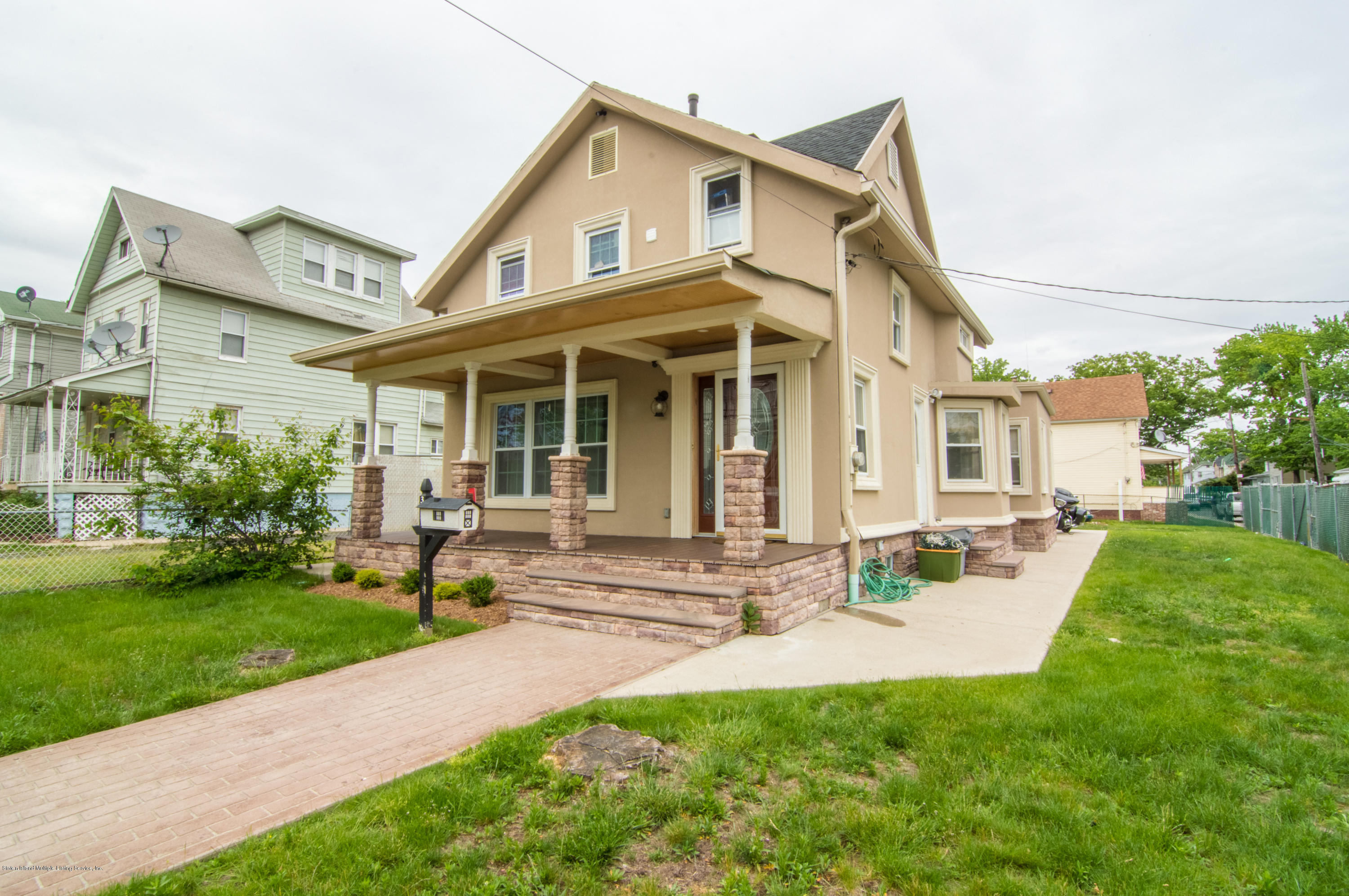 309 Harbor Road Staten Island, NY 10303 - Photo 2 of 17 309 Harbor Road-9