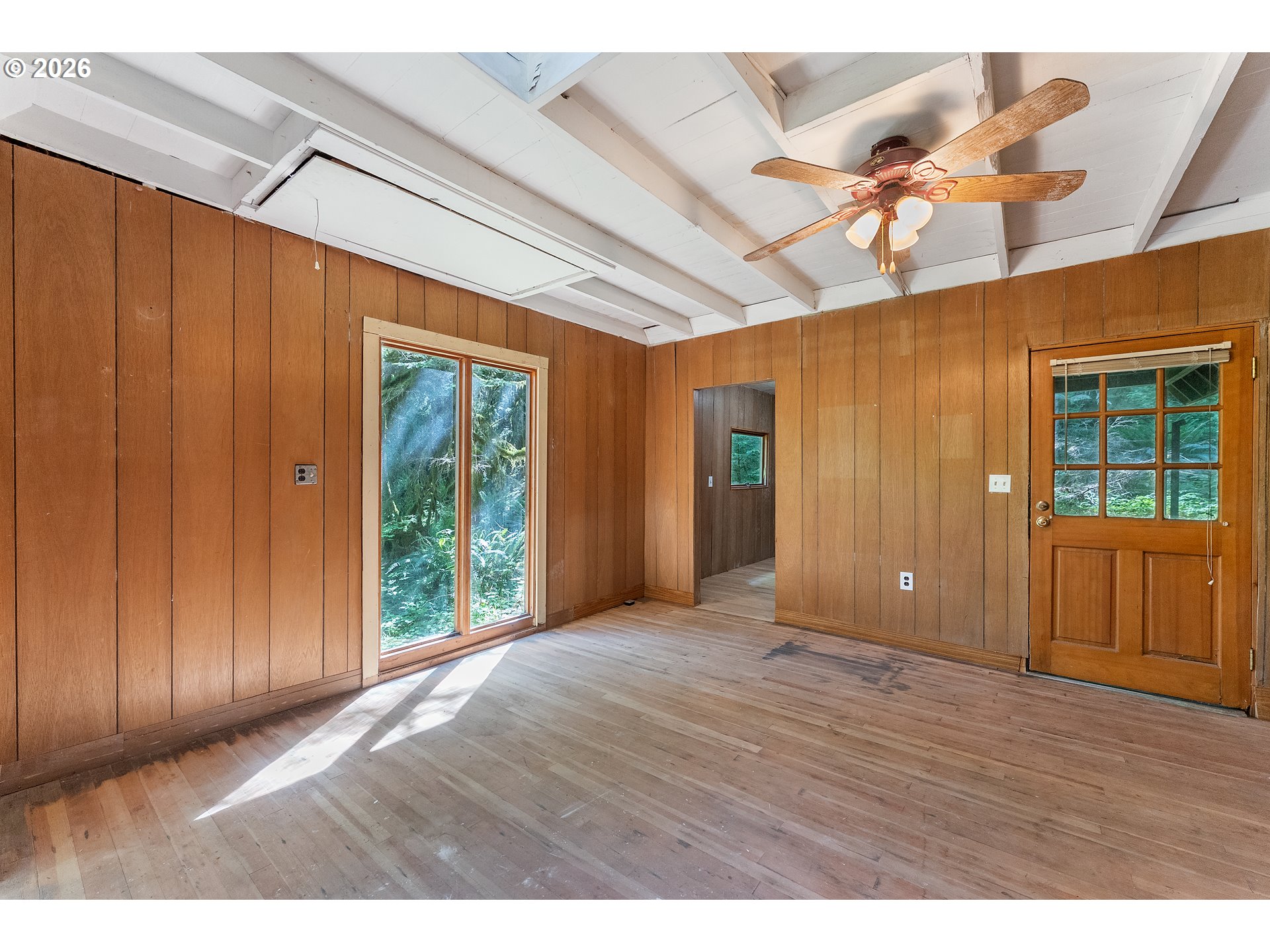 29544 Road 12 Rhododendron, OR 97049 - Photo 23 of 44 Living Room