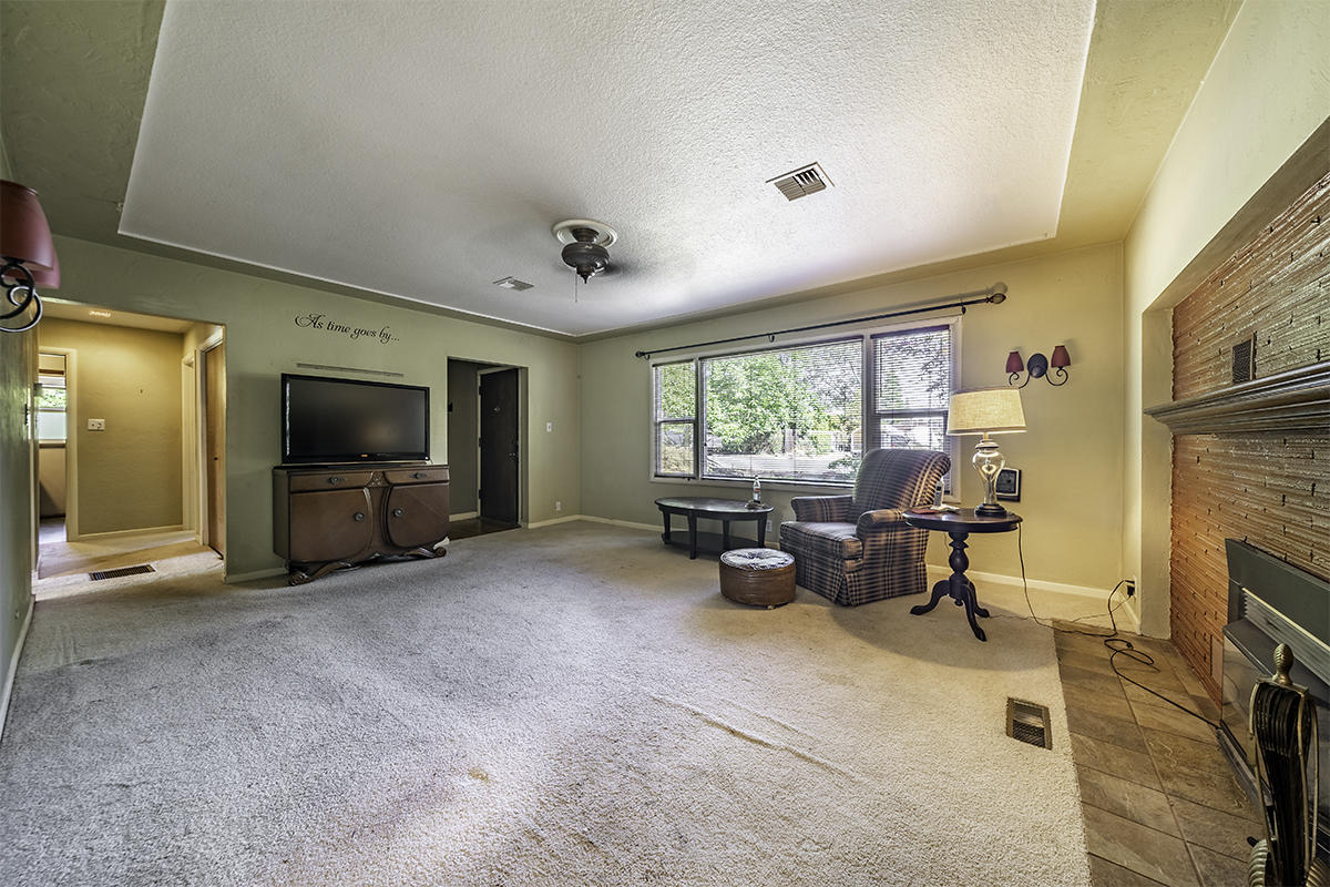 1406 Ridge Way Medford, OR 97504 - Photo 8 of 34 DSC09508