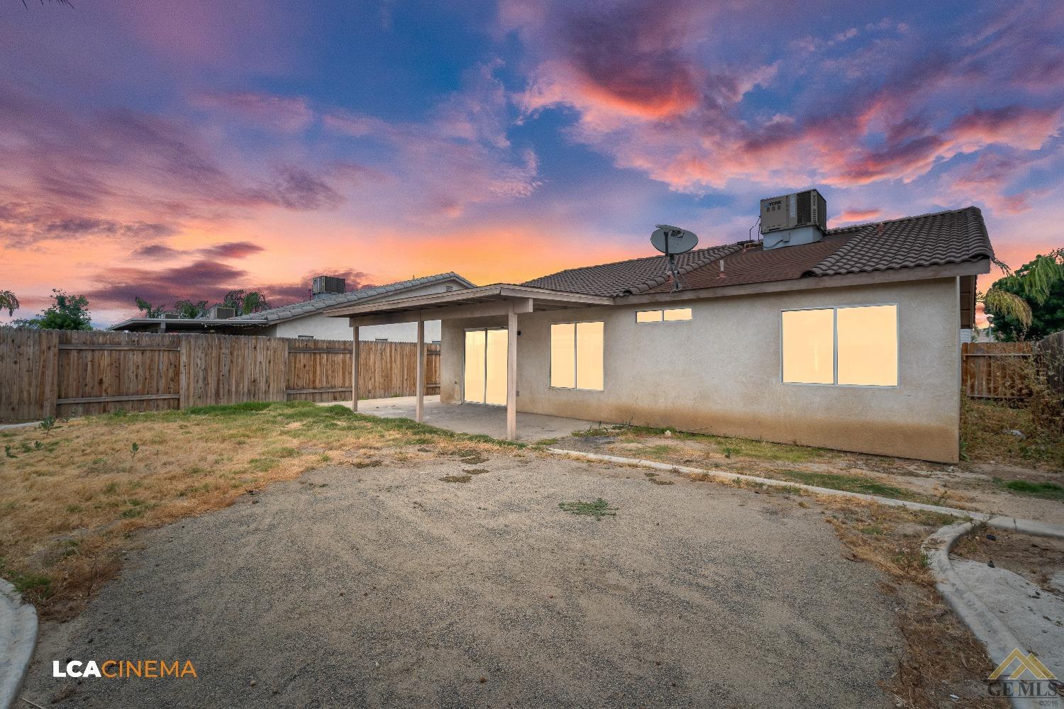 Undisclosed Address Bakersfield, CA 93308 - Photo 18 of 18 a backyard of a house