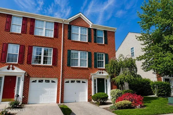 $449,999 | 17 Abby Road, Farmingdale, NJ 07727