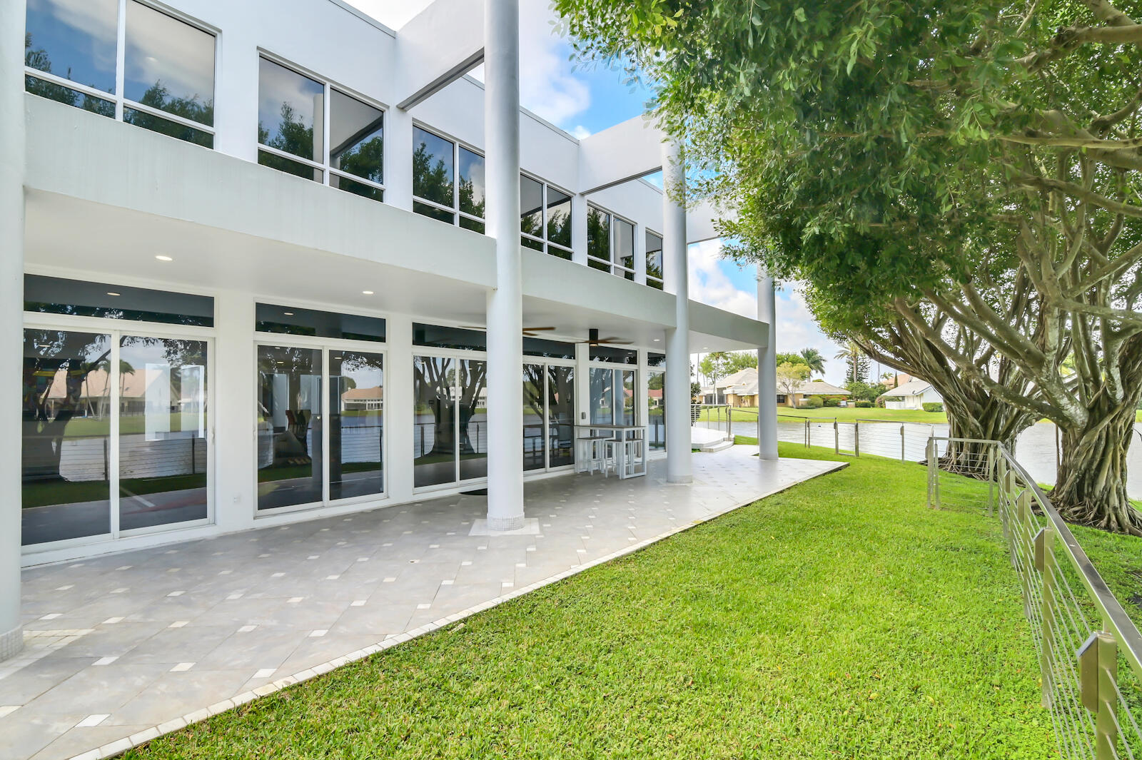3075 Hampton Place Boca Raton, FL 33434 - Photo 52 of 68 52 Patio 02