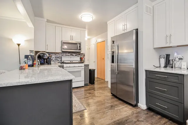 $399,900 | 1381 Hampshire Drive, Canton, MI 48188