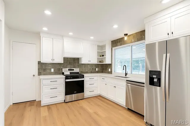 $409,900 | 20 Pinehurst Court, St. Peters, MO 63376