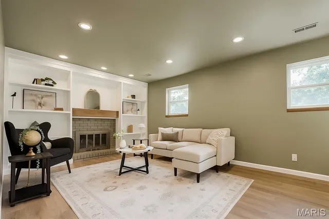 $409,900 | 20 Pinehurst Court, St. Peters, MO 63376