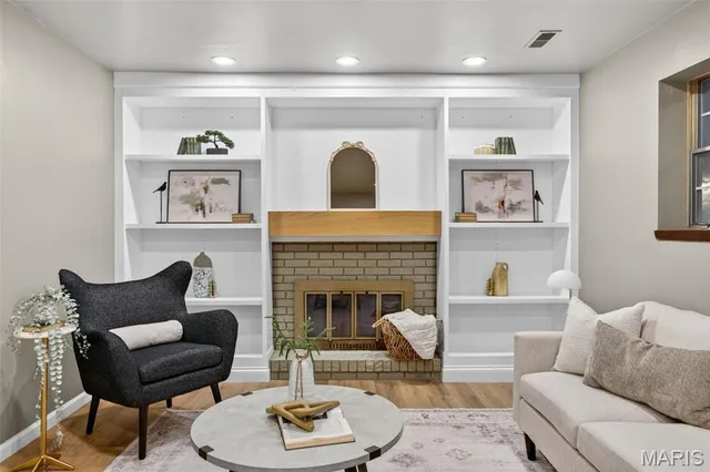 $409,900 | 20 Pinehurst Court, St. Peters, MO 63376