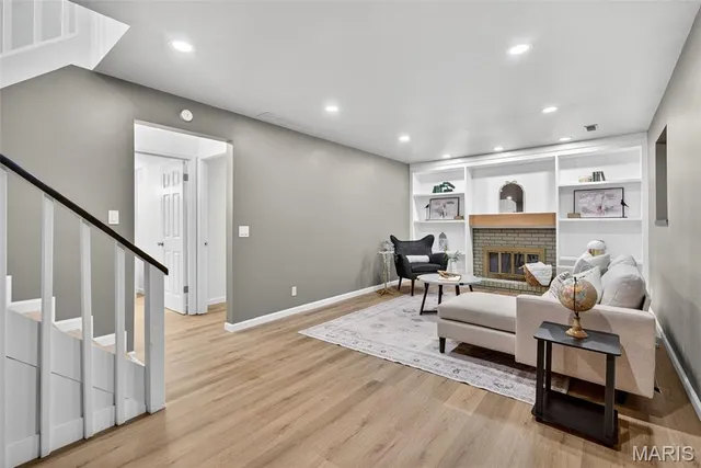 $409,900 | 20 Pinehurst Court, St. Peters, MO 63376