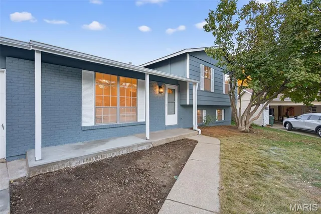 $409,900 | 20 Pinehurst Court, St. Peters, MO 63376