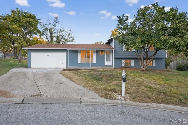 $409,900 | 20 Pinehurst Court, St. Peters, MO 63376