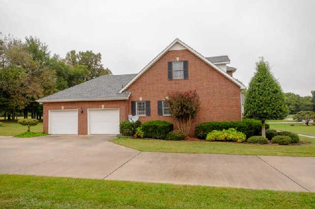 676 Pickney Road Winchester, TN 37398 - Photo 20 of 20 Concrete drive and two car garage
