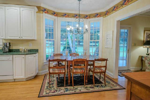676 Pickney Road Winchester, TN 37398 - Photo 9 of 20 Eat in breakfast nook overlooking the golf course