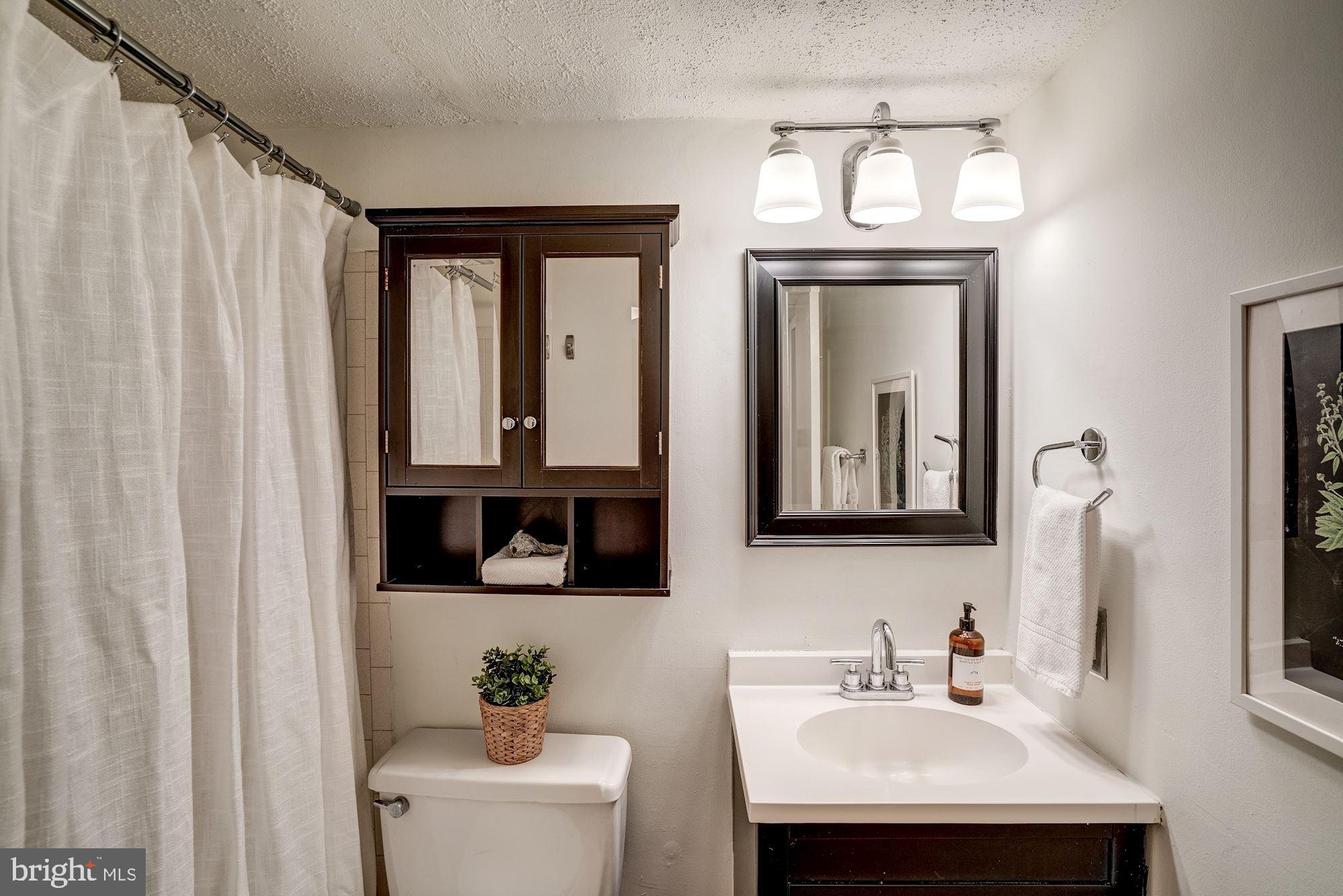 1417 Northgate Square, Unit 2A Reston, VA 20190 - Photo 23 of 29 Bathroom