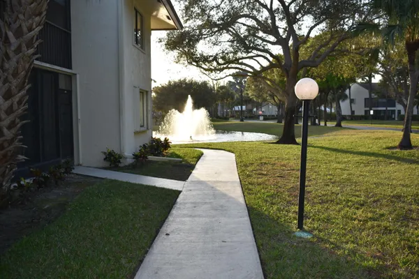 $1,750 | Undisclosed Address, Lake Worth, FL 33467