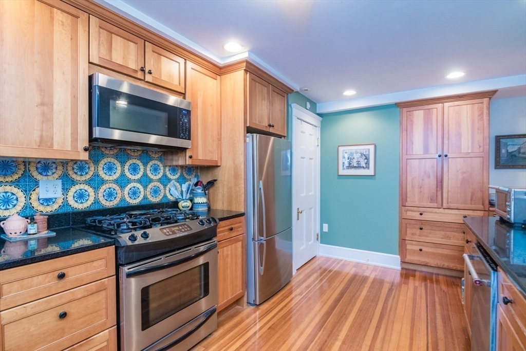 88 Round Hill Road, Unit 2 Northampton, MA 01060 - Photo 17 of 38