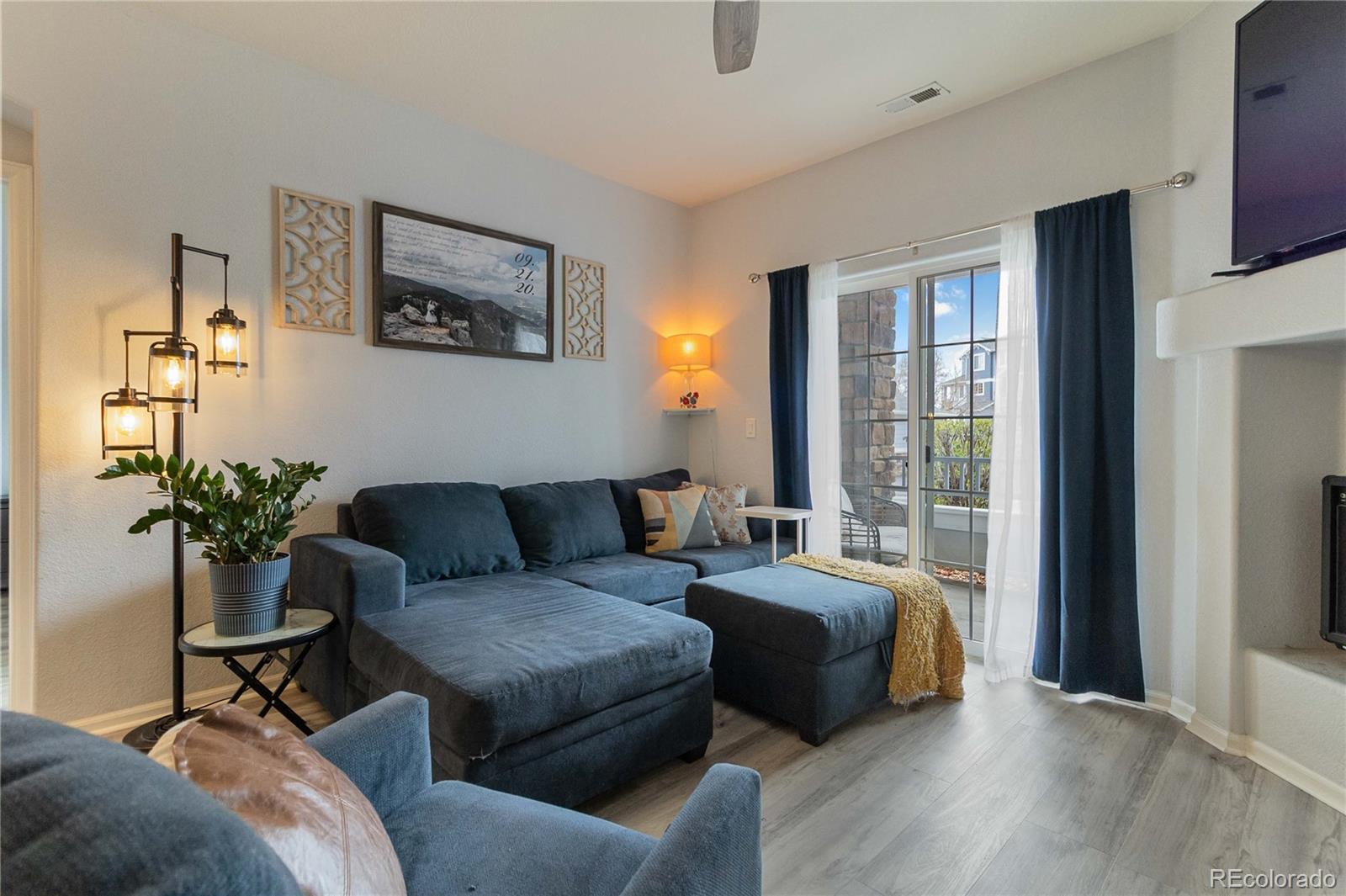 5255 Memphis Street, Unit 702 Denver, CO 80239 - Photo 7 of 30