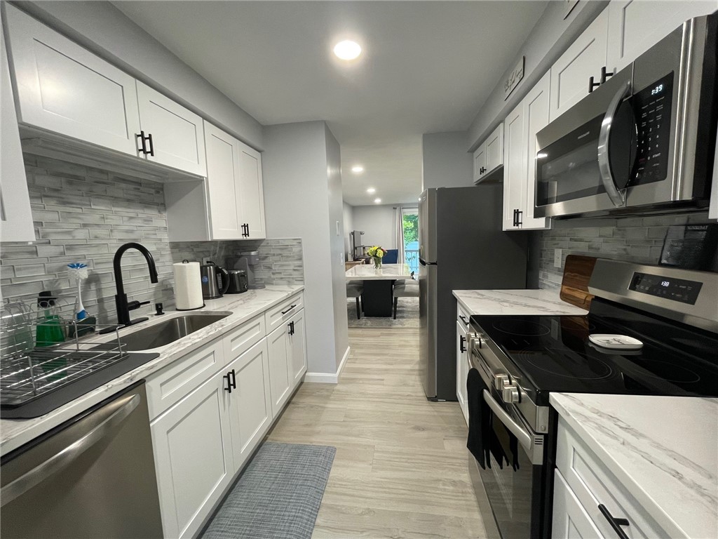 161 West Shore Road, Unit C7 Warwick, RI 02889 - Photo 20 of 36 This is a Beautiful New Kitchen with all new appliances.