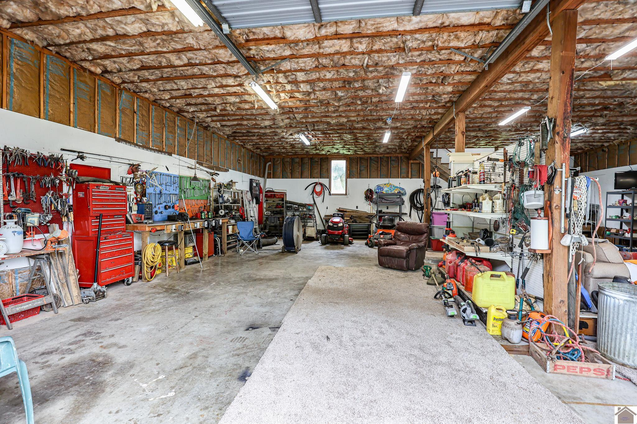5011 Old Mayfield Road Paducah, KY 42003 - Photo 11 of 35 Shop Interior