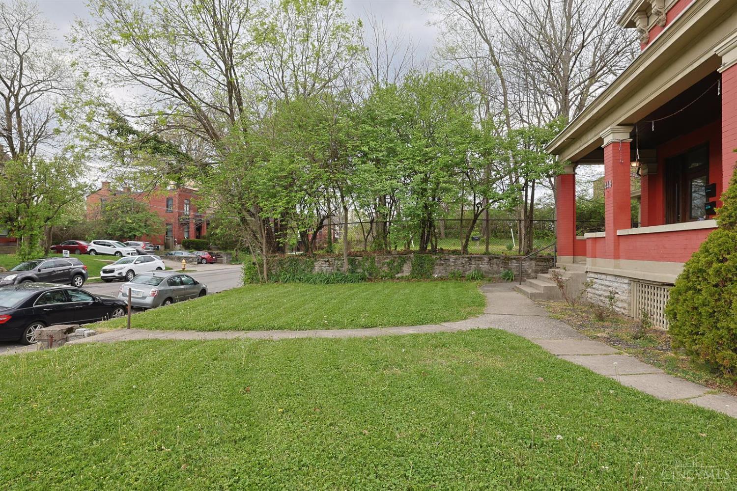 448 Riddle Road Cincinnati, OH 45220 - Photo 37 of 49