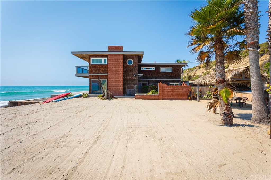 35811 Beach Road Dana Point, CA 92624 - Photo 5 of 41 a bed room with a bed