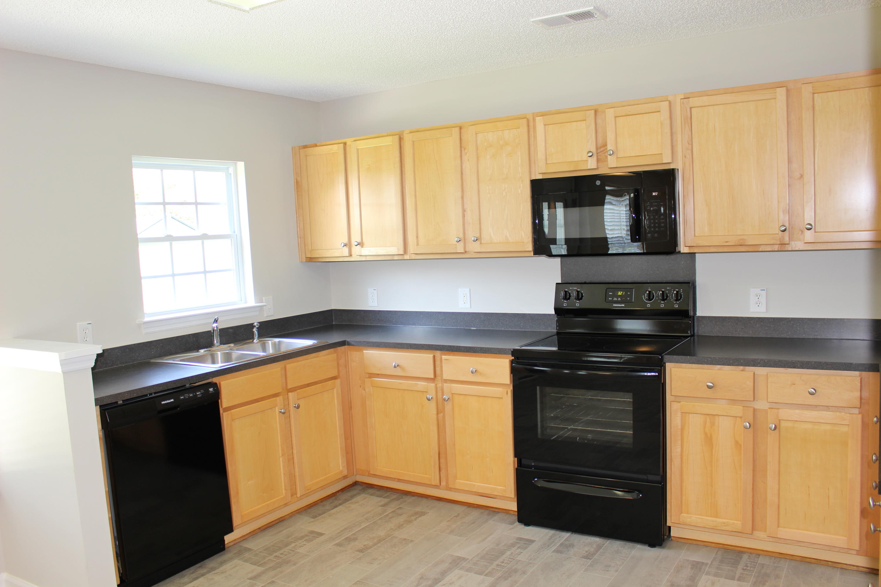 1167 Deerberry Road Hanahan, SC 29445 - Photo 5 of 23 IMG_0179