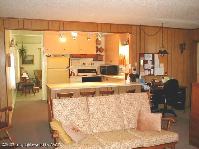 4200 South Ong Street Amarillo, TX 79110 - Photo 5 of 9 Bar Area