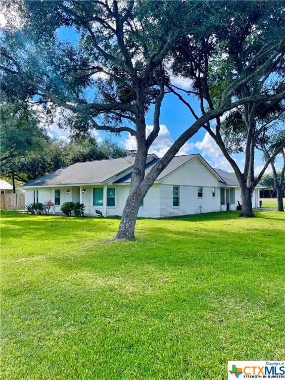 1002 Hackberry, Ganado, TX 77962 Compass