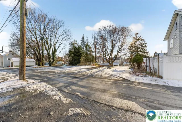 $319,900 | 119 School Street, Catasauqua, PA 18032