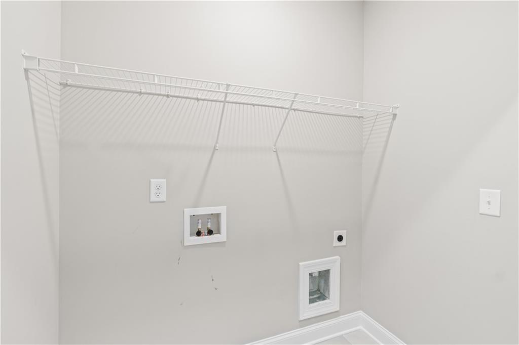 2410 Lakeshore Lane Atlanta, GA 30316 - Photo 19 of 31 a view of a small room