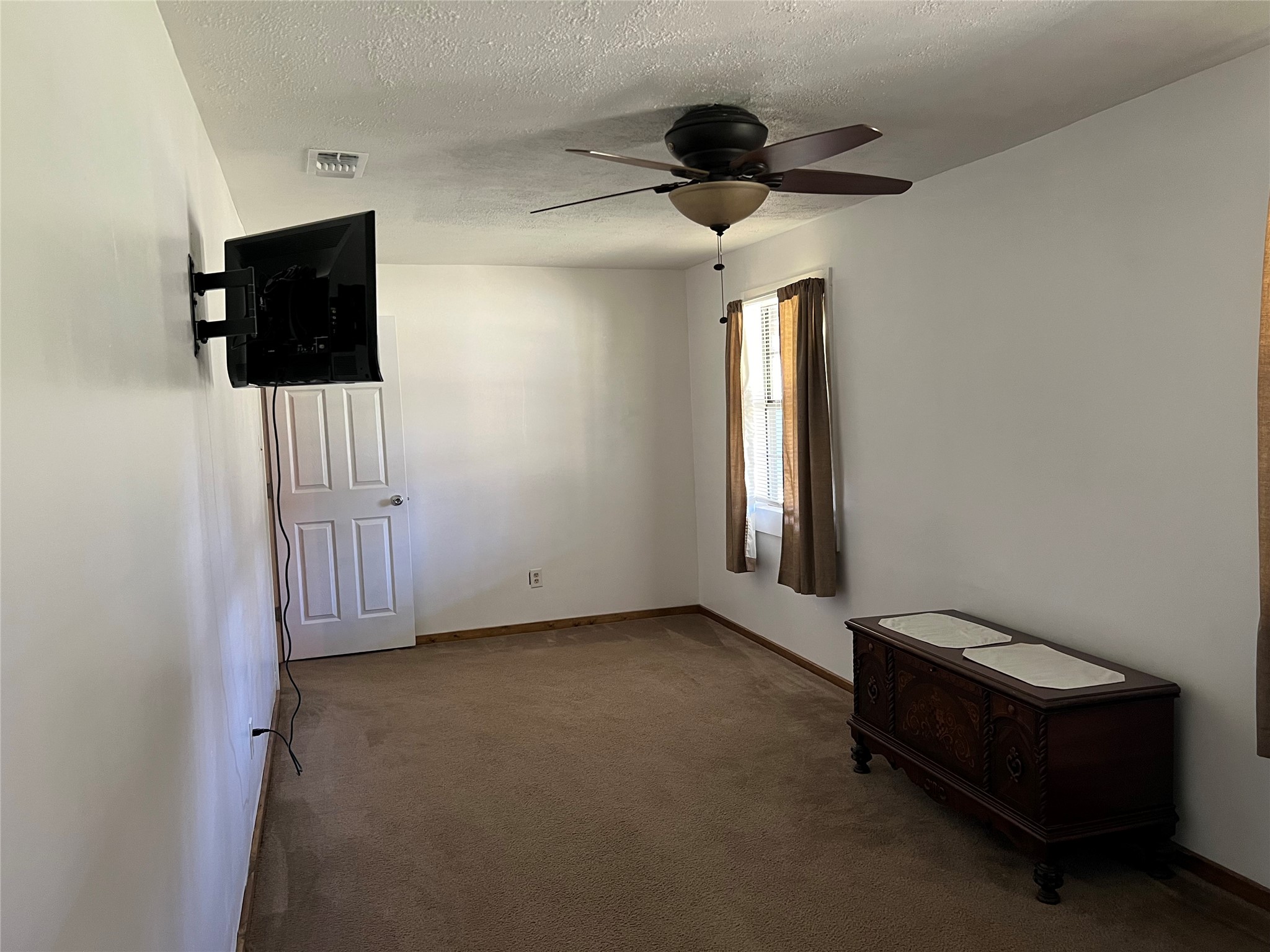 2723 Farm To Market 1010 Road Cleveland, TX 77327 - Photo 13 of 25 Large Bed Room