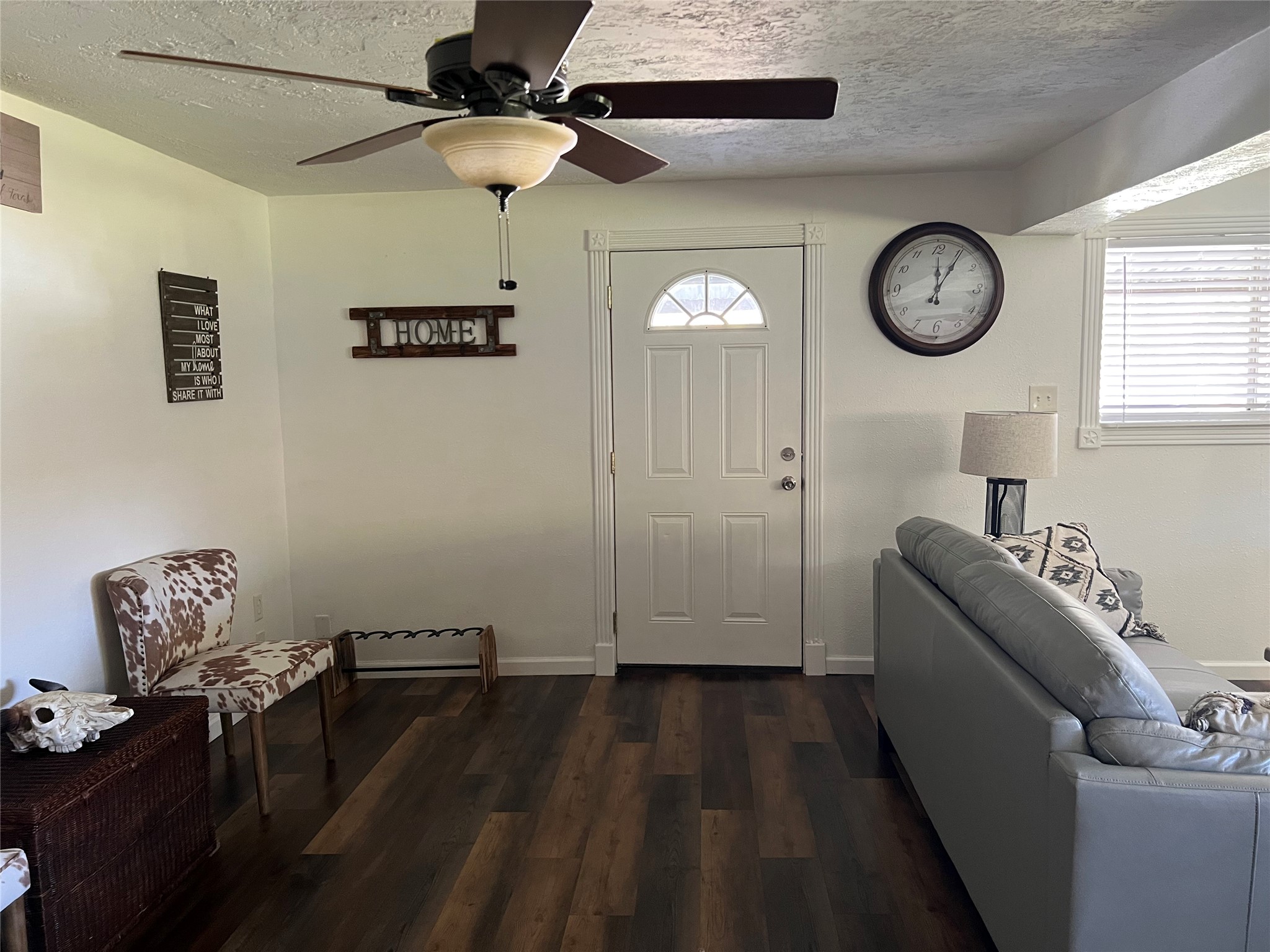 2723 Farm To Market 1010 Road Cleveland, TX 77327 - Photo 3 of 25 This is the Front door with Living area to the Left as you walk into the home